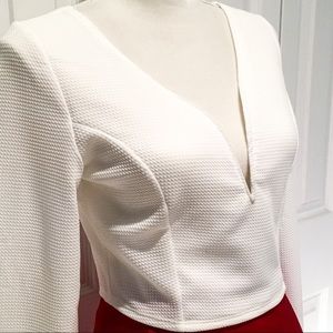 LAST DAY 5/29-NWT cropped v-neck long sleeve top